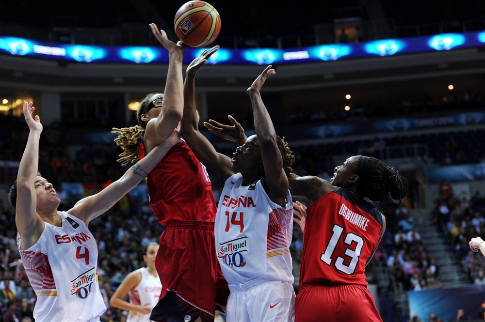 Estados Unidos despierta a España del sueño mundialista (64-77)