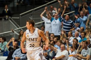 Exhibición de Jaycee Carroll en la victoria del Madrid ante el Nizhny (112-83)