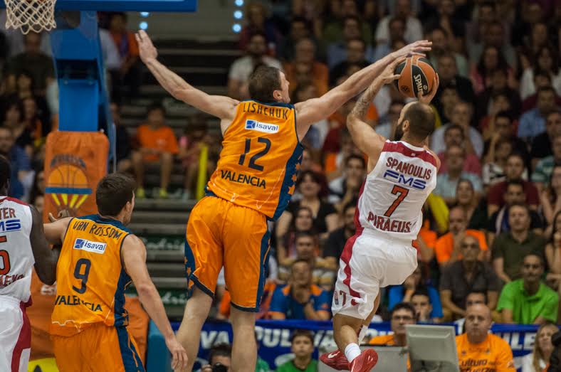 A Olympiacos le vale con Spanoulis para ganar en un final polémico (68-71) VIDEO