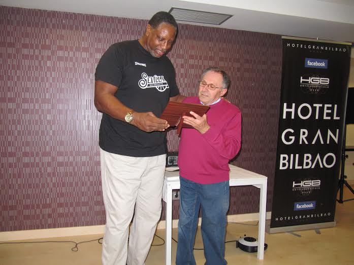 Audie Norris, homenajeado por su apoyo al baloncesto en silla de ruedas