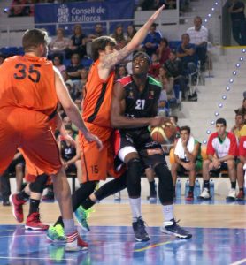 Palencia y Valladolid, invictos. Triplón de Múgica (VÍDEO). Arteaga, MVP.