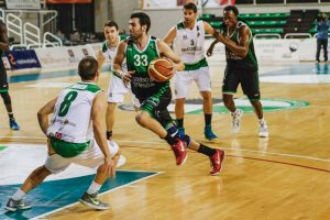 Amics Castelló asalta Cáceres. 41 de valoración estériles para el MVP Yates