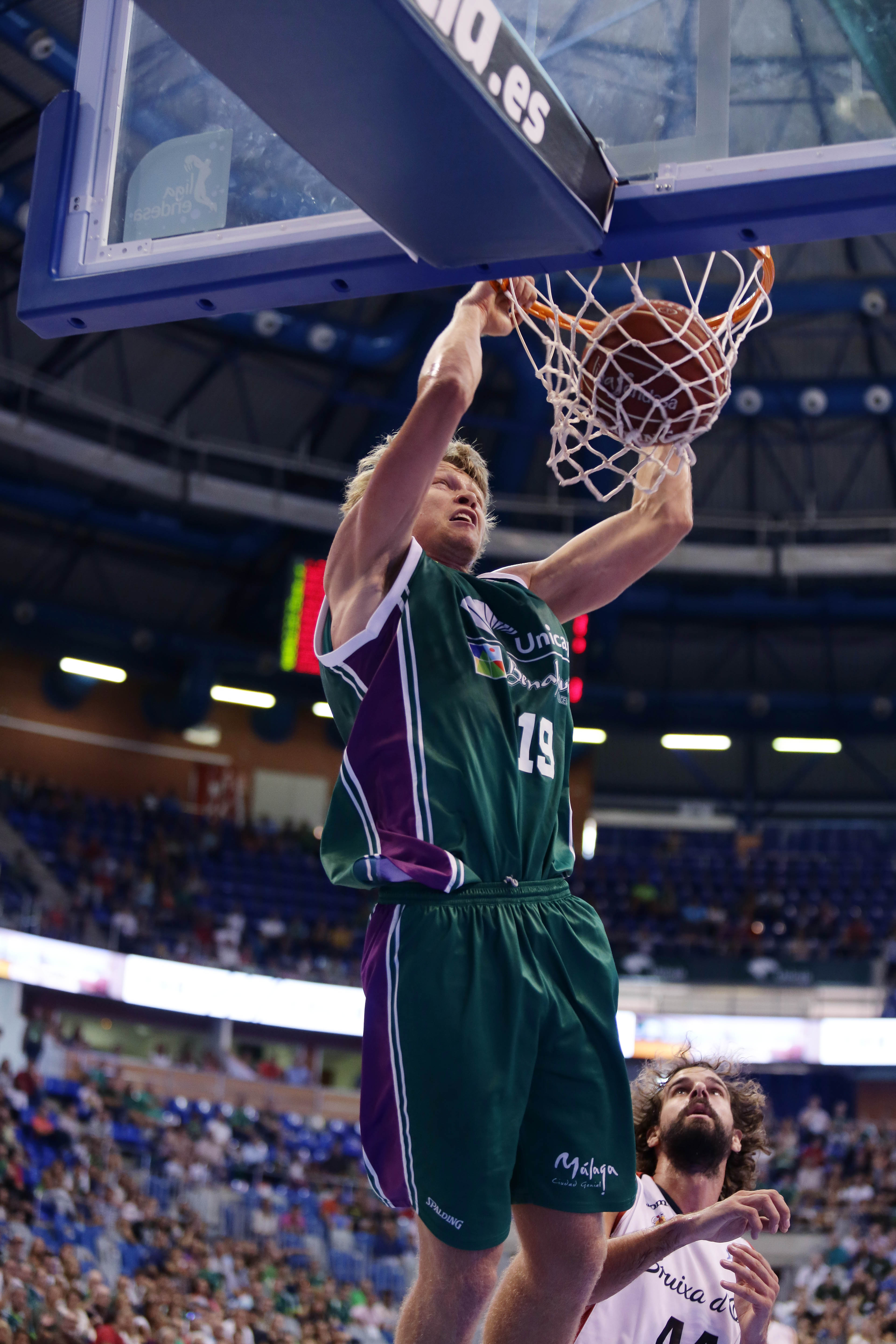 Vasileiadis da la segunda a Unicaja con un triple sobre la bocina (87-84) VIDEO