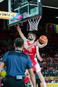 El minuto de silencio que no fue; la mejor noche de Guler. Aldemir se va a los Sixers