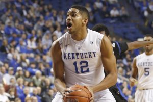Kentucky arrasa; el Torero Johnny Dee brilla; semana de buzzer beaters