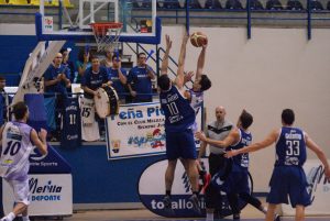 Planasa derroca al líder Valladolid. VÍDEO: Kahlig, 8 triples al descanso