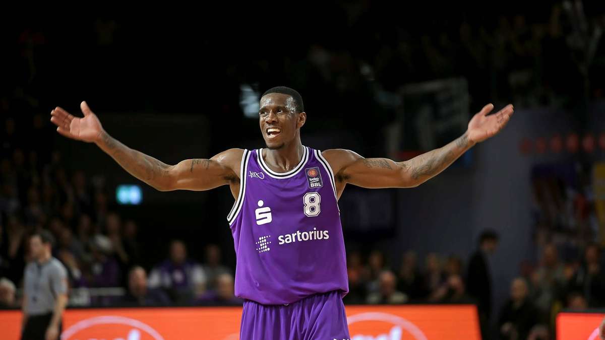 Buzzerbeater de Leunen, Raymar Morgan (32+10) MVP y Khartchenkov cortado