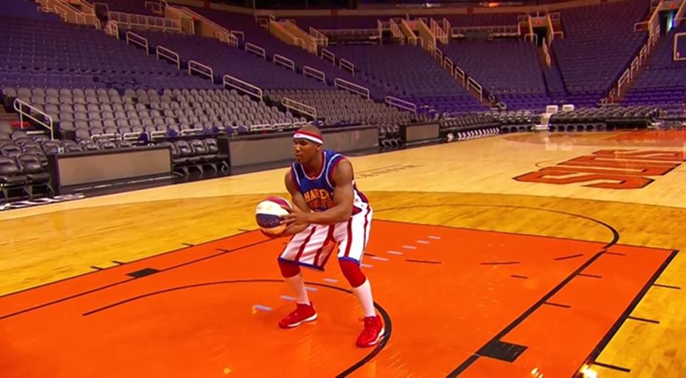 Una canasta imposible y de récord made in Harlem Globetrotters VIDEO