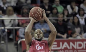 Robinson rescata al CAI del suicidio ante el Reggio Emilia (93-79)
