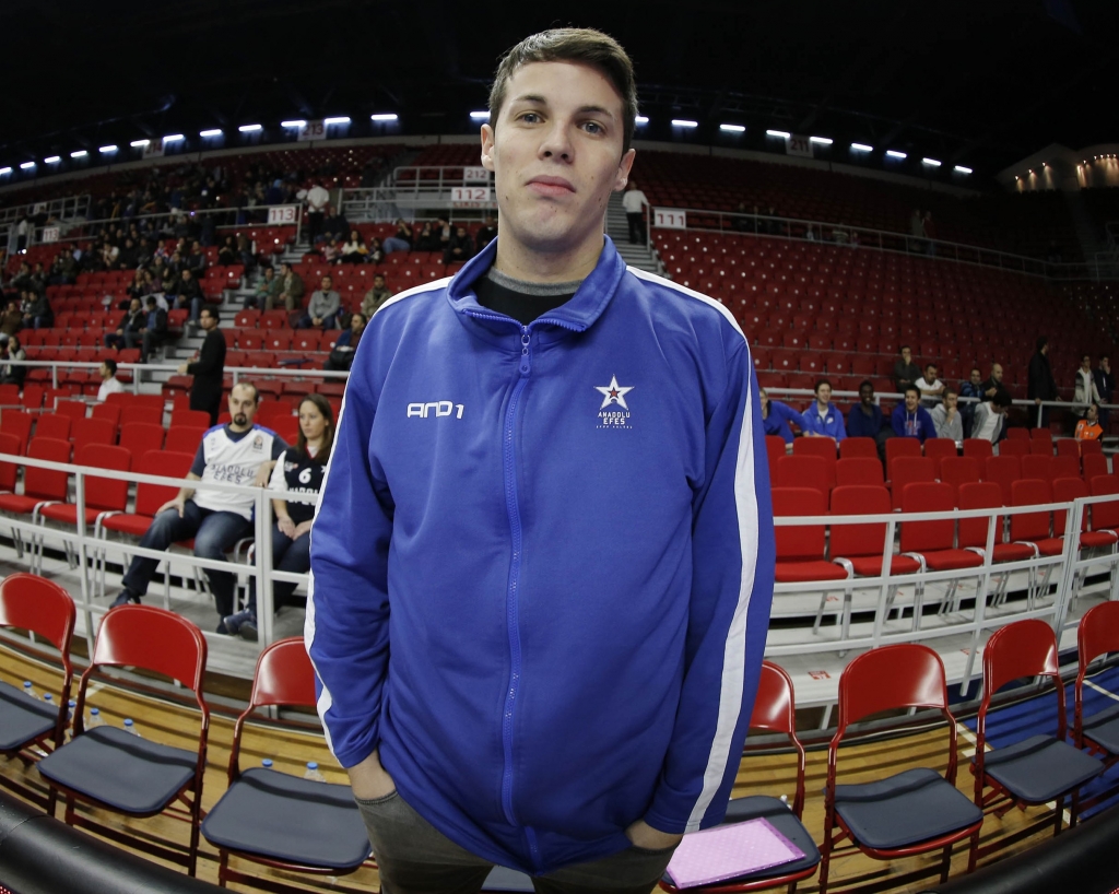 Efes gana a Fenerbahce; Heurtel ya está en Estambul. Clay Tucker, clutch