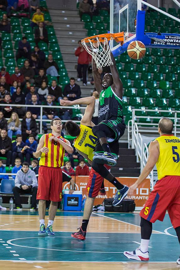 Cáceres y CEBA, sólidos. Triple doble de Yates. Washburn, MVP