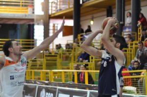 Adrián Casas refuerza el perímetro de Palma Air Europa