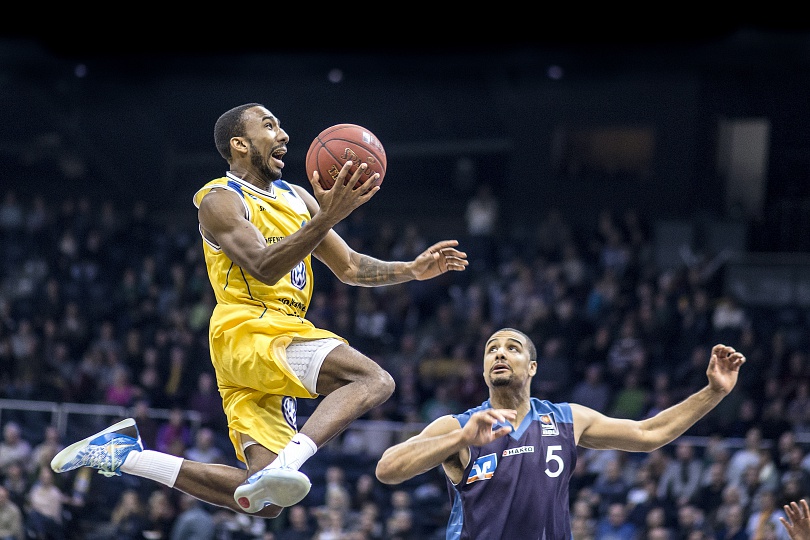 Berlín, suma y sigue, 11 victorias y es más líder, sólo Oldenburg aguanta el ritmo