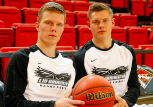 Dos islandeses en Brooklyn; Kentucky pierde a Poythress; Krystkowiak revive a Utah