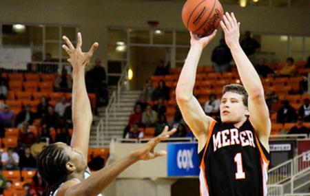 Kusnyer, refuerzo exterior para Cáceres. Blount, nuevo movimiento de Araberri