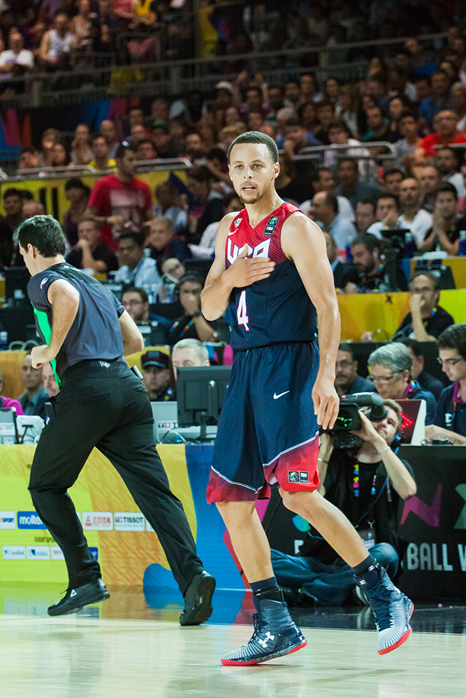 La duodécima consecutiva para los Warriors; Detroit, al picadero de Philadelphia