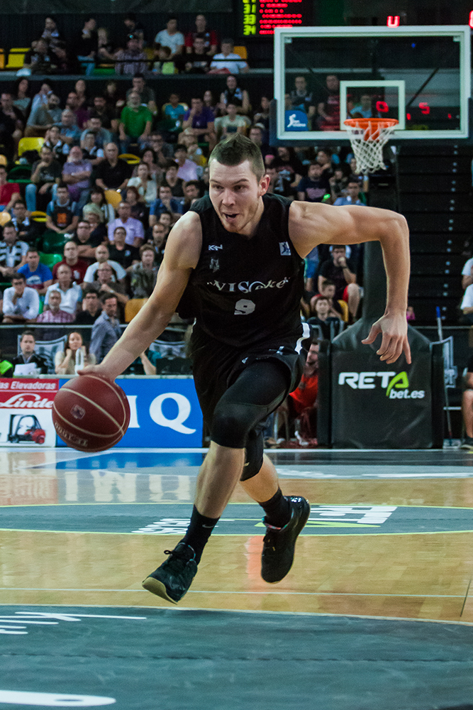 Dairis Bertans: “Me siento cómodo con las reglas de Sito. Quiere auténticos luchadores”