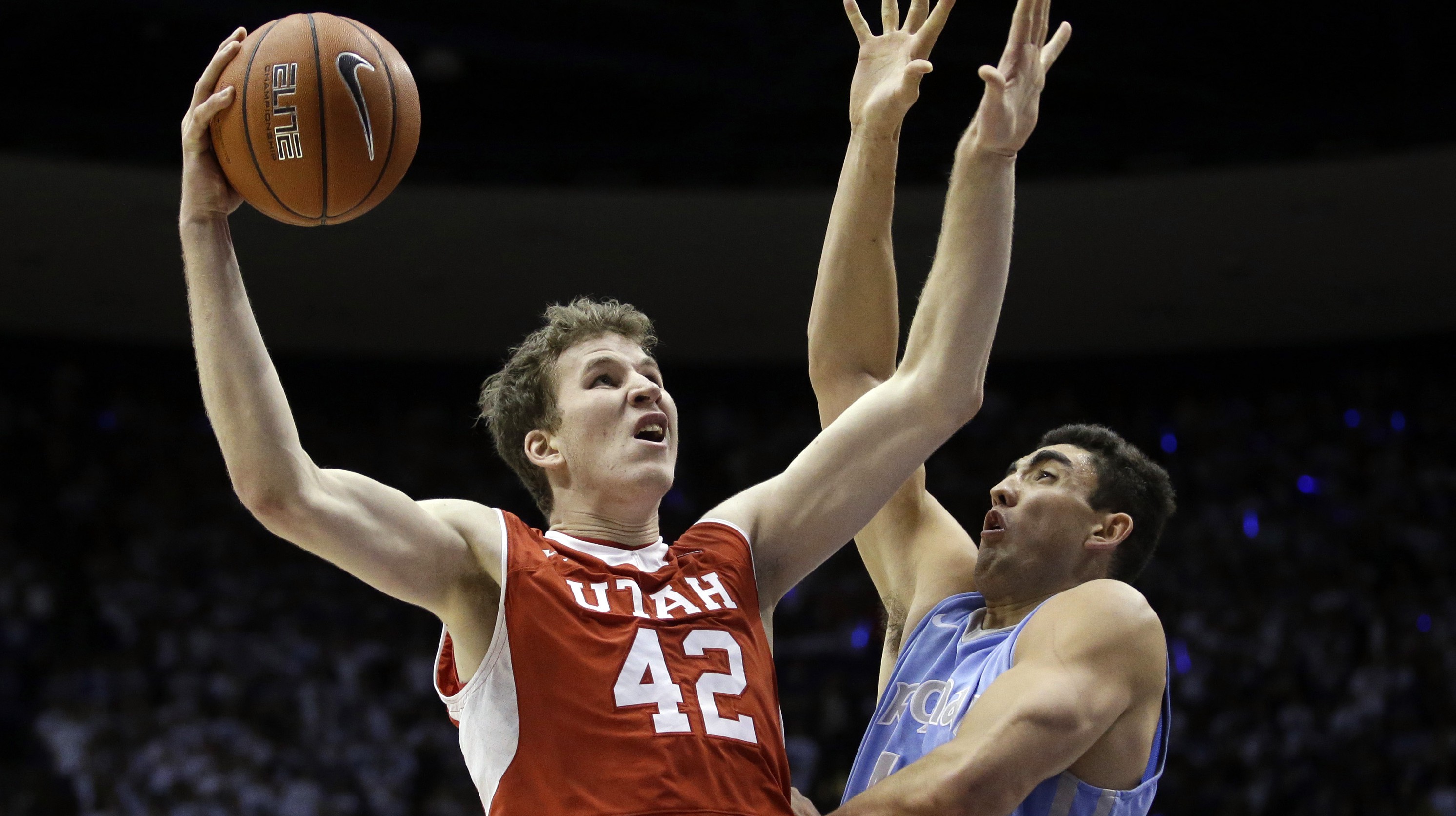 Jakob Poeltl, un austriaco que deslumbra en Utah; pesadilla para Michigan State y Kansas