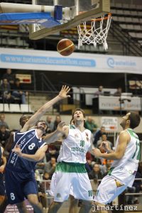 Washburn (41 val) hace más líder a Castelló. Zornotza y CEBA, paso al frente