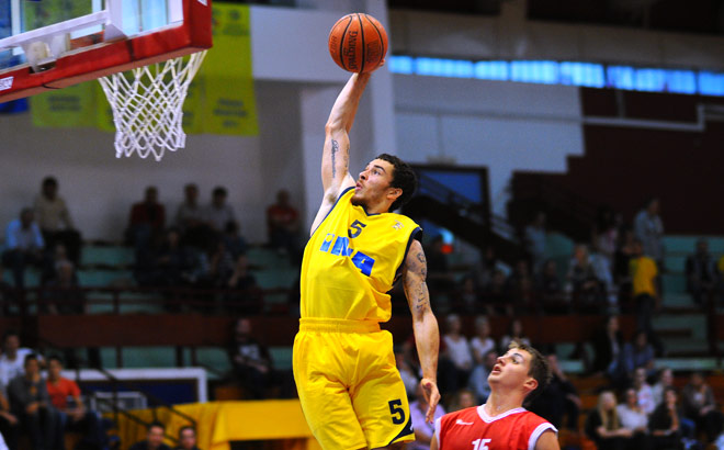 Mike James, base anotador y saltarín para Laboral Kutxa