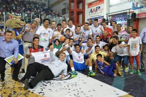 Latinoamérica: Un Súper 8 para Quimsa, Carl Herrera a salvo y hay bicampeón en Bolivia