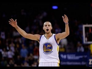 Warriors, el velero de la bahía, pudo con el cohete de Houston; Pau, otro doble-doble