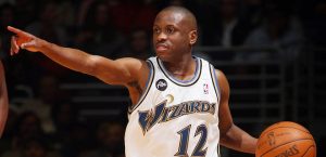 ¿Qué fue del minúsculo Earl Boykins?