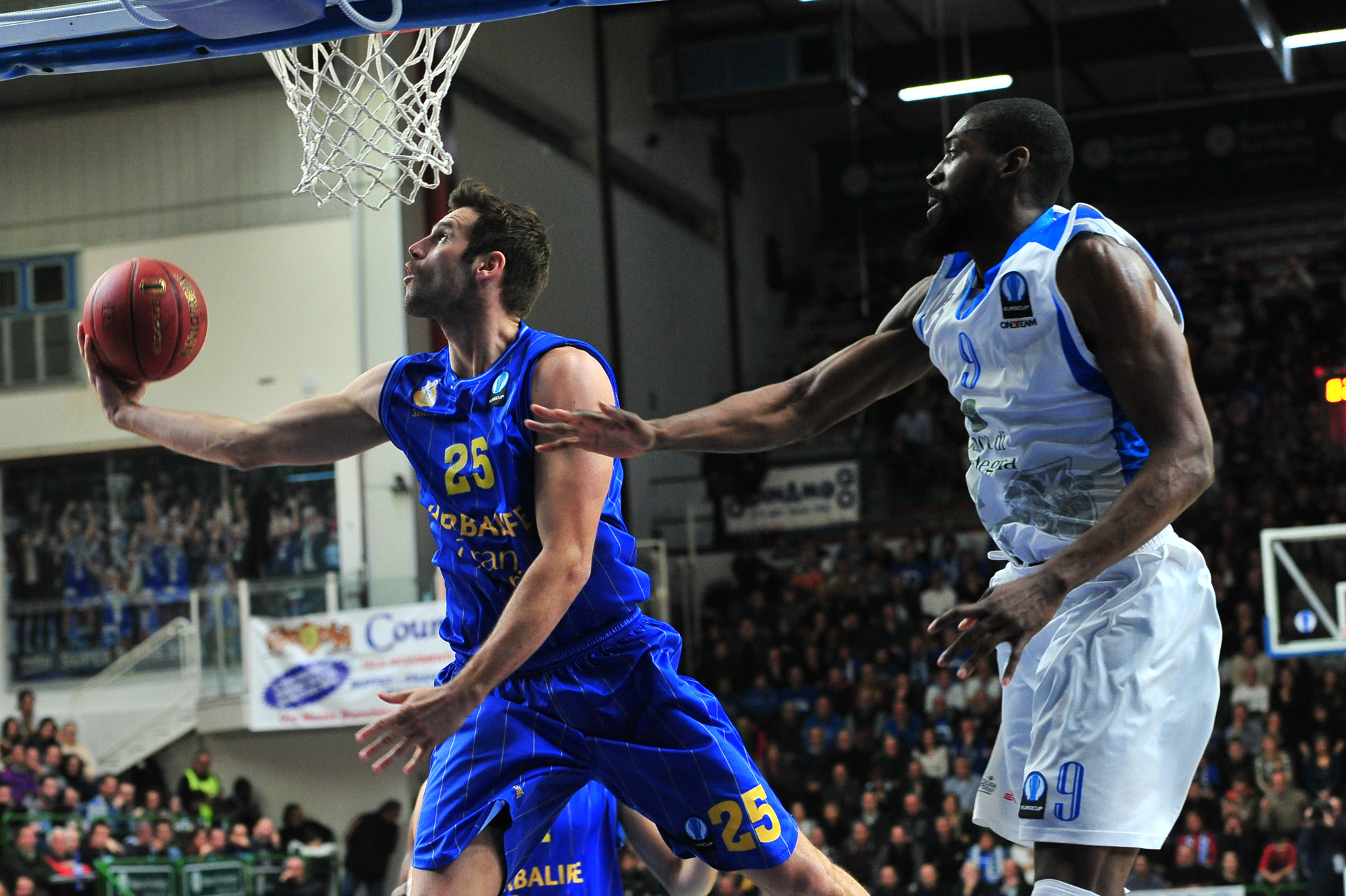 Tavares, Rey de Cerdeña; Ostende ahonda en la crisis sevillana y Pilepic mata al CAI