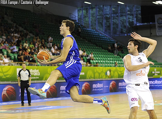 Devon Van Oostrum, el enigma del talento errante. Huesca, cuarto club esta temporada