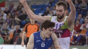 Heurtel y el Efes vencen a un Laboral Kutxa que dominó gran parte del choque  (67-72)