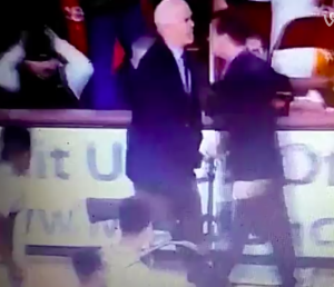 Un entrenador y un tendón de aquiles roto, mala combinación (VIDEO)