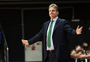 Baloncesto Sevilla apela al “más vale tarde” para destituir a Scott Roth