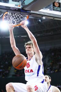 Zoco NBA: Andrei Kirilenko, nuevo lobo para una manada de Adelman cada vez más blanca; traspaso a tres bandas entre Wolves, Suns y Hornets, con Robin López y Hakim Warrick a New Orleans