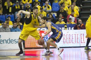 Deja Vú en Tenerife. Tsairelis podría dejar la isla para reforzar al Olympiakos