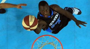 Cedric Jackson decide una segunda prórroga en Australia con un triple desde campo propio