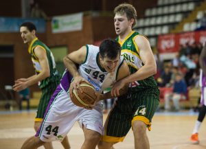 Doble golpe de Burgos en Ourense: triunfo y average. Clínicas, más colista