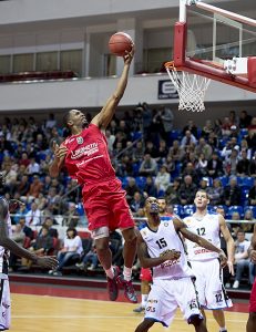 Derrick Brown arranca el Lokomotiv Kuban en una jornada con seis dobles figuras