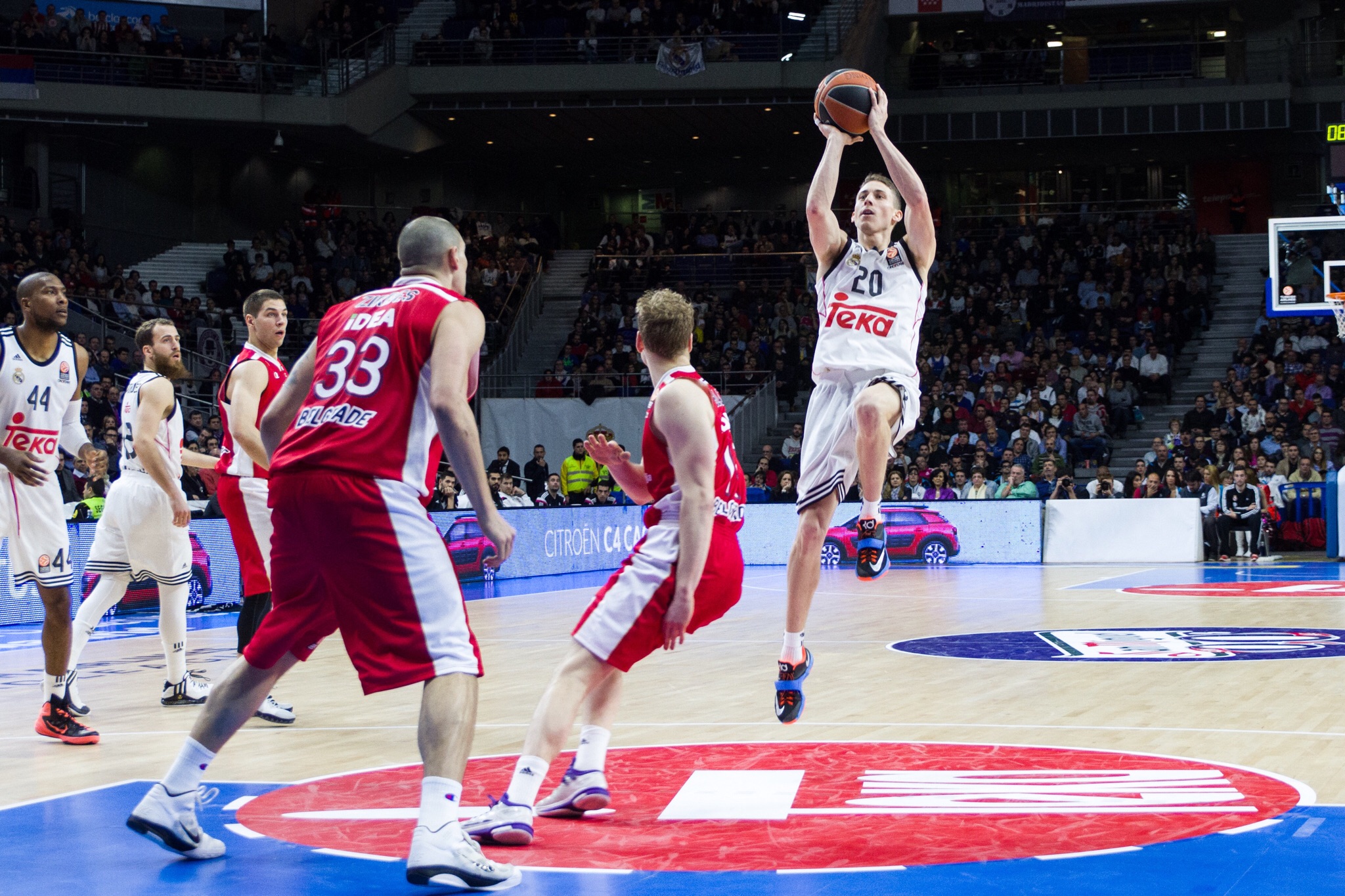 Marjanovic no es suficiente para batir a un Madrid liderado por Carroll (85-61)