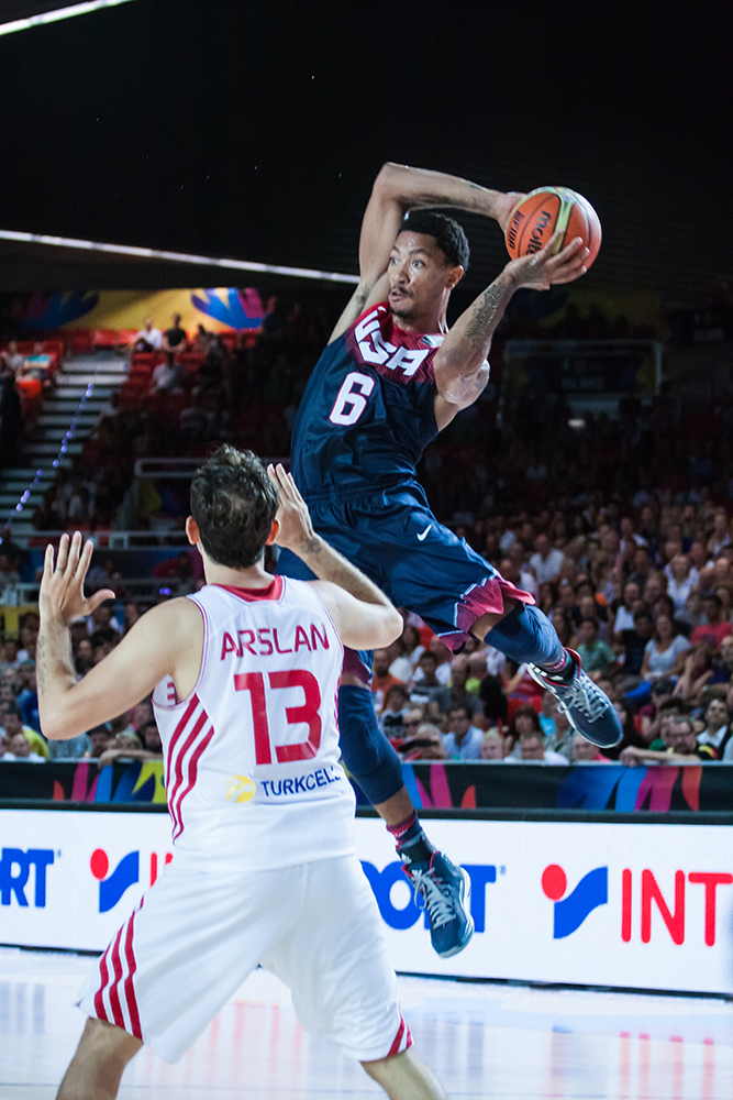 ¡Buenas noticias! Derrick Rose volverá a las canchas para los playoffs