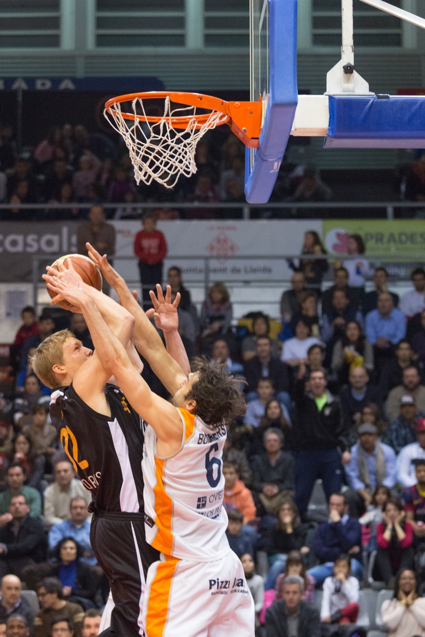 Navarra sorprende en Palencia y es líder. Kudlacek asalta Melilla en la prórroga