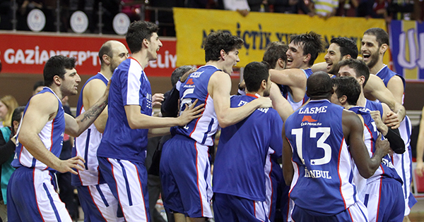 Anadolu Efes conquista la Copa turca con Thomas Heurtel de MVP