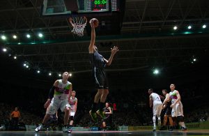 Bilbao Basket tiñe de negro un derbi vasco con un triste epílogo