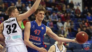 Nikita Kurbanov se corona en la jornada del retorno de Andrei Kirilenko