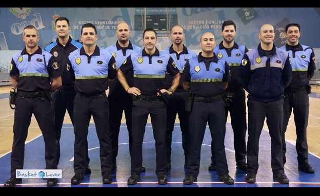 Nico Richotti apadrina al equipo de baloncesto de la Policía de Tenerife
