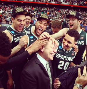Tom Izzo le gana la partida a Rick Pitino. Michigan St a la Final Four. Duke también