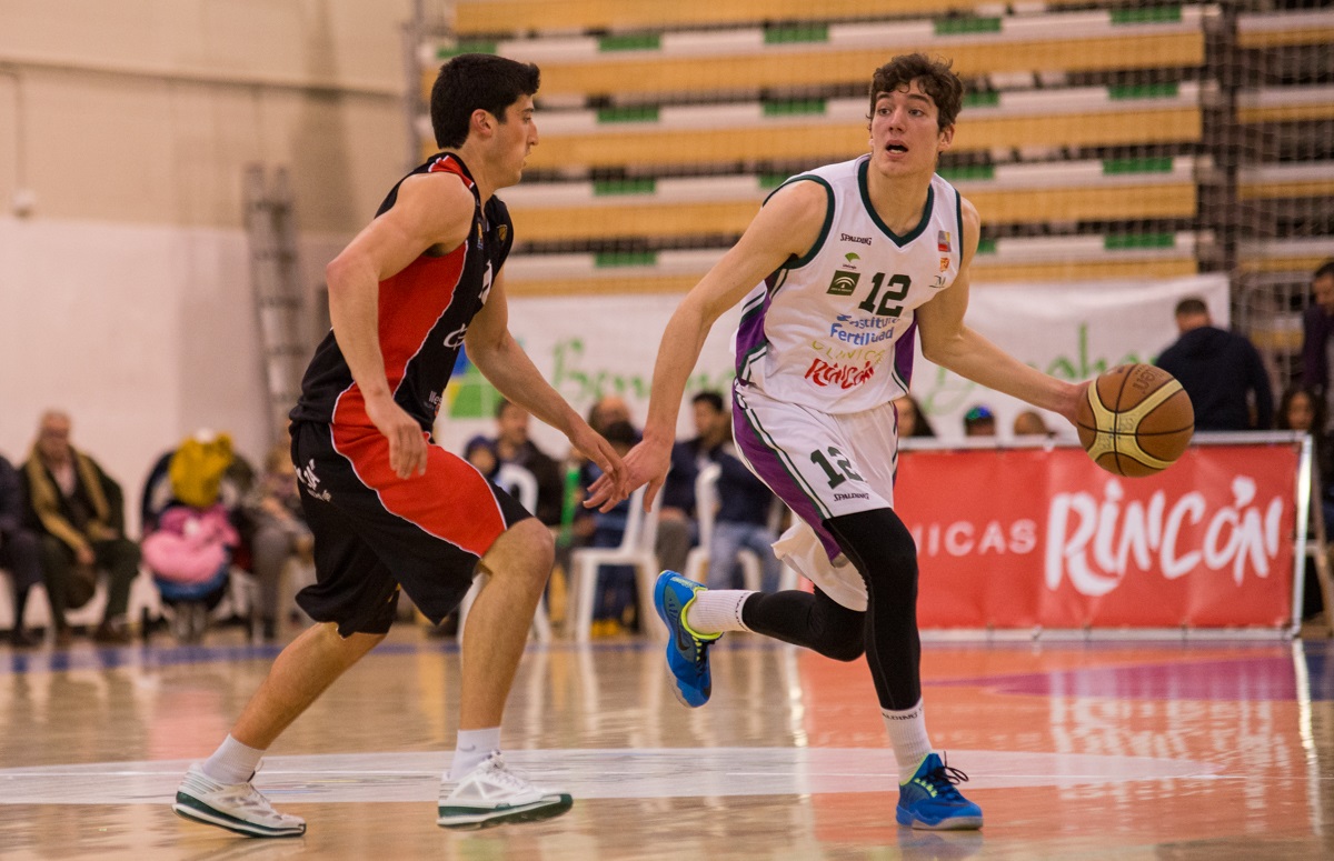 Clínicas se exhibe ante Palma y pone la permanencia al rojo vivo. Guillén, MVP