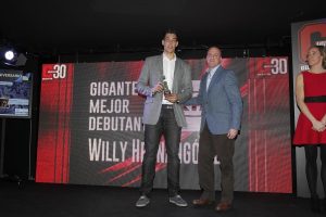 La revista Gigantes celebró anoche su treinta aniversario