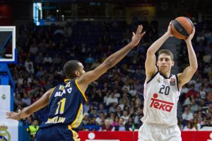 Carroll líder en el Madrid que asegura su pase a Playoffs tras vencer al Alba (93-62)
