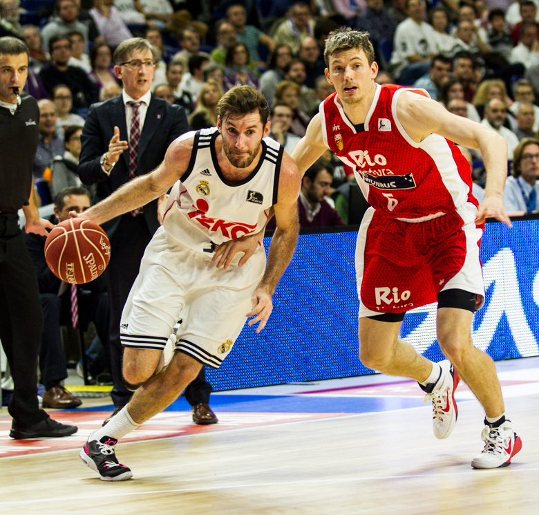 Gran tercer cuarto del Real Madrid en la victoria ante Estrella Roja (72-79)