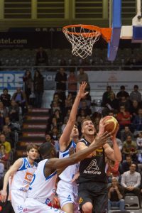 Palencia tropieza de nuevo. Burgos y Lleida no dan opción a Oviedo y Clavijo